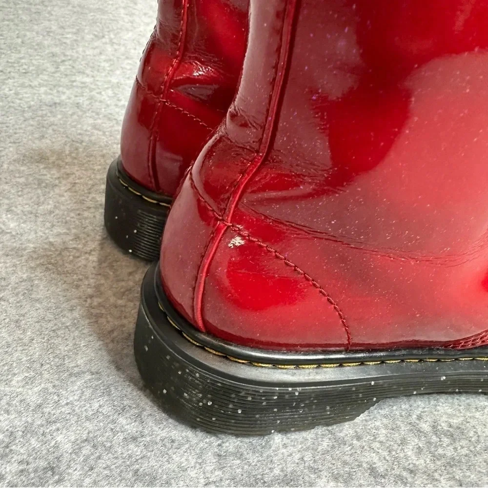 DR. Matenes Boots 1460 Red For Girls. Sz: 5